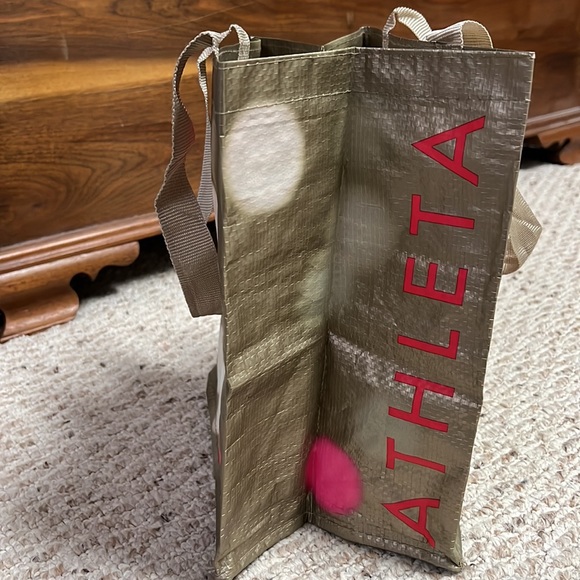 ◻️ATHLETA: Reuseable, medium size bag, gold w/dot pattern, barely used◻️ - Picture 4 of 7